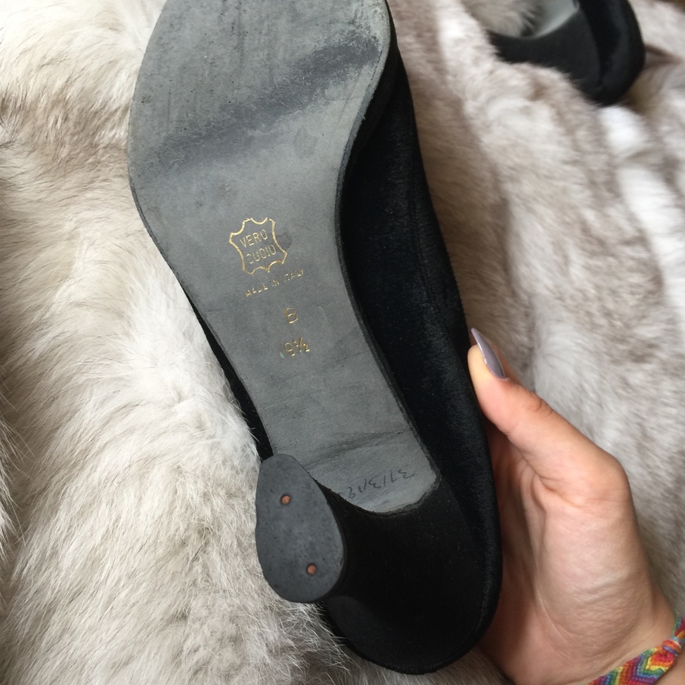 Donna Karan Black Velvet Heels Size 9 1/2 - Picture 5 of 7